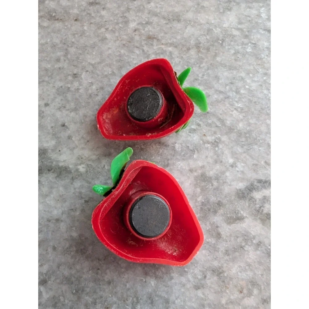 Vtg Set‎ Of 2 Plastic Strawberry Refrigerator Magnets